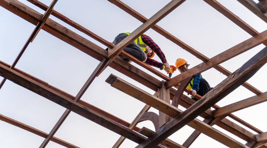 Professional gutter cleaning services in Yale, IL